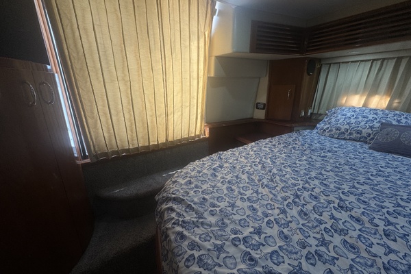 46ft Carver Yacht For Sale