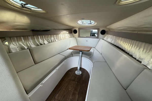 28ft Regal Yacht For Sale