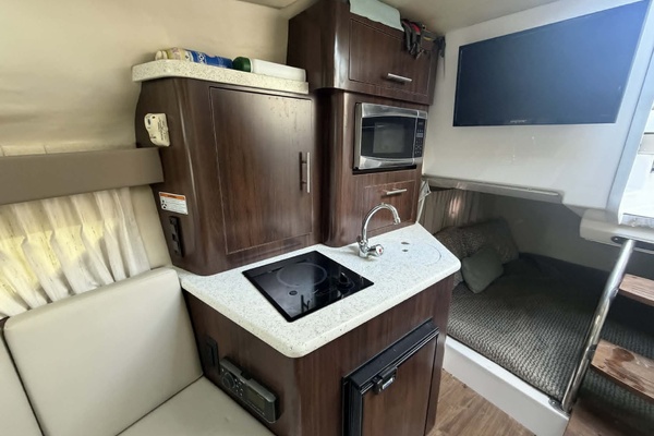 28ft Regal Yacht For Sale