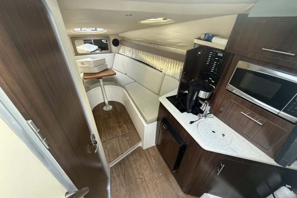 28ft Regal Yacht For Sale
