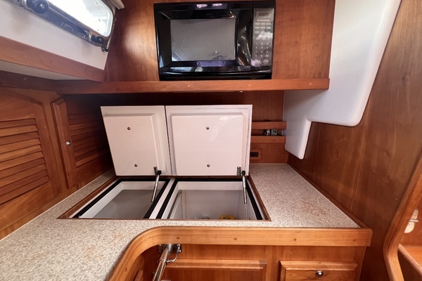 Sabre 426 Yacht For Sale