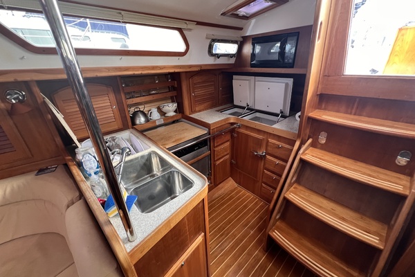 42ft Sabre Yacht For Sale