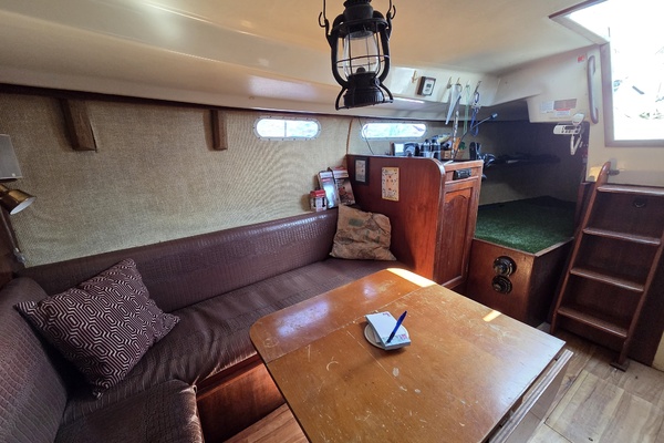 Seminole Wind 33ft Morgan Yacht For Sale