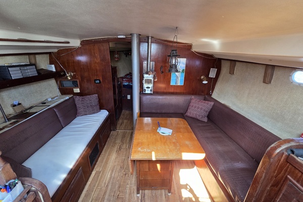 Seminole Wind 33ft Morgan Yacht For Sale