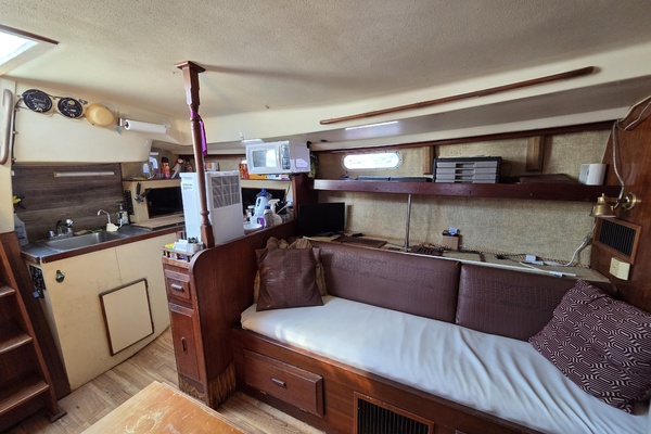 Seminole Wind 33ft Morgan Yacht For Sale