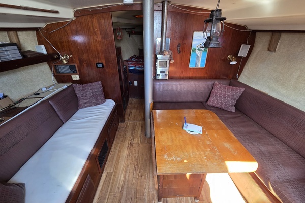 Seminole Wind 33ft Morgan Yacht For Sale