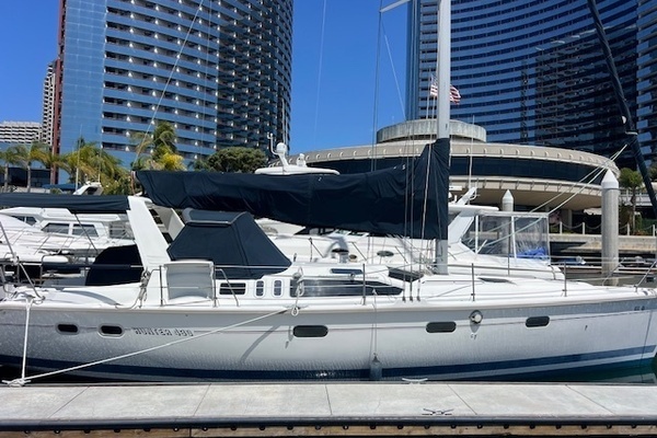 Photo of the 1997 Hunter 430 "Serenity Now"