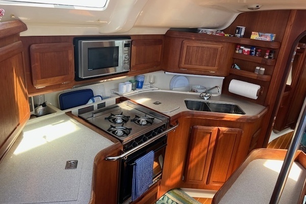 Hunter 430 Yacht For Sale