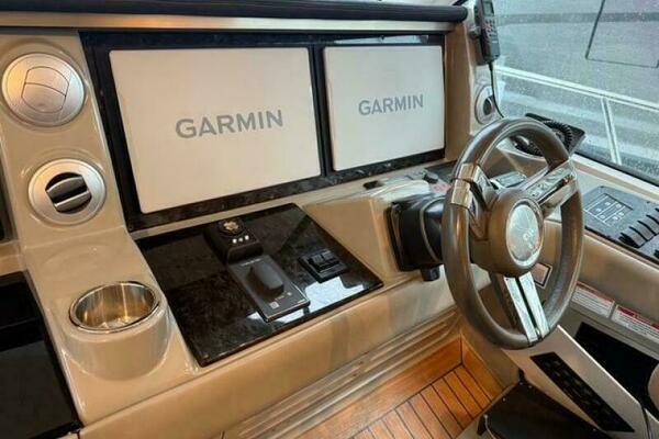 RECON ROYALE 61ft Sea Ray Yacht For Sale