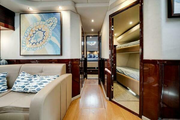 RECON ROYALE 61ft Sea Ray Yacht For Sale