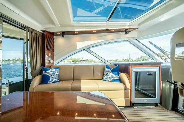 RECON ROYALE 61ft Sea Ray Yacht For Sale