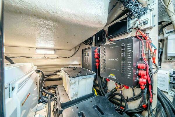 RECON ROYALE 61ft Sea Ray Yacht For Sale