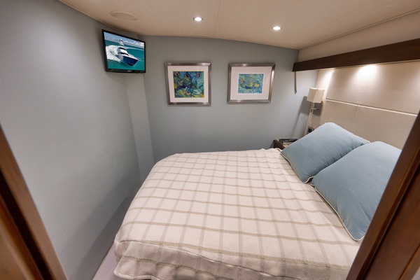 REEL HAWK 76ft Viking Yacht For Sale