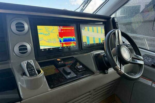 RECON ROYALE 60ft Sea Ray Yacht For Sale