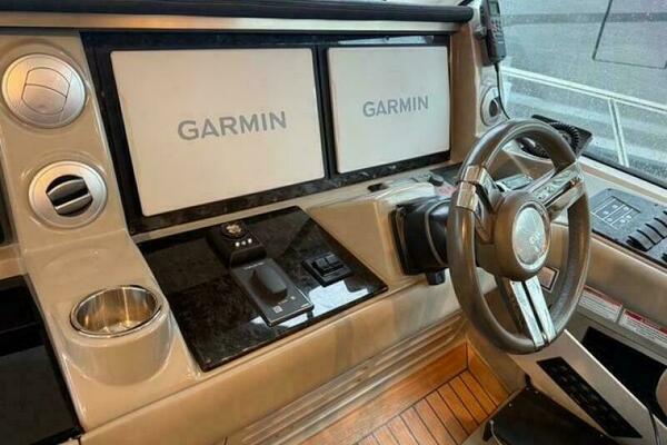 RECON ROYALE 60ft Sea Ray Yacht For Sale