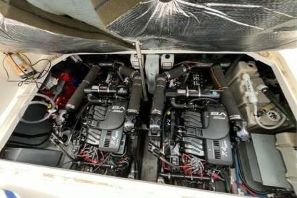 Photo of the 2001 Sea Ray 340 Sundancer