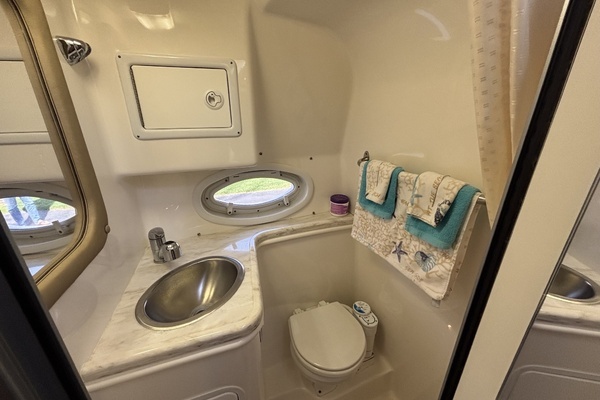 Photo of the 2014 Rinker 290 EC