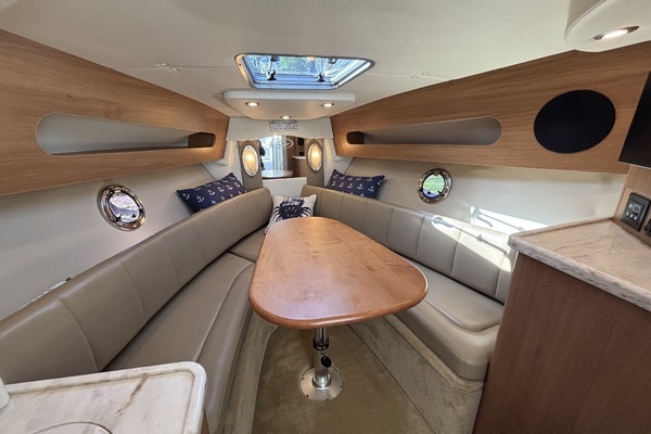 Photo of the 2014 Rinker 290 EC