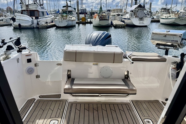 Noor Horizons 24ft Cutwater Yacht For Sale