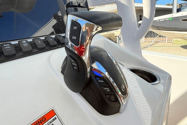 Photo of the 2021 Sea Hunt Ultra 229