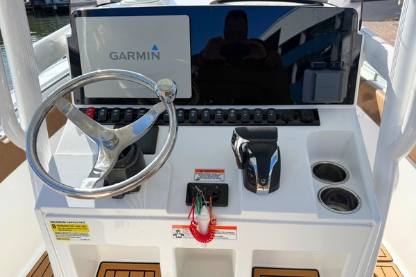 Photo of the 2021 Sea Hunt Ultra 229