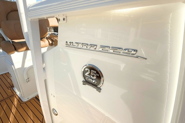 Photo of the 2021 Sea Hunt Ultra 229