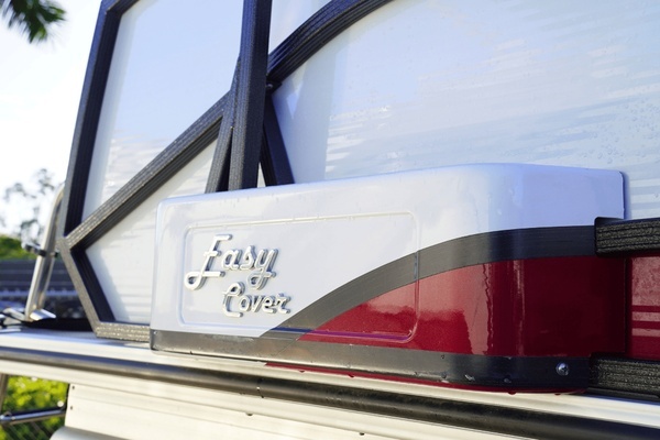 Photo of the 2023 Crest 230 Caribbean LX