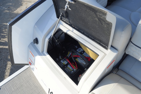 23ft Crest Yacht For Sale