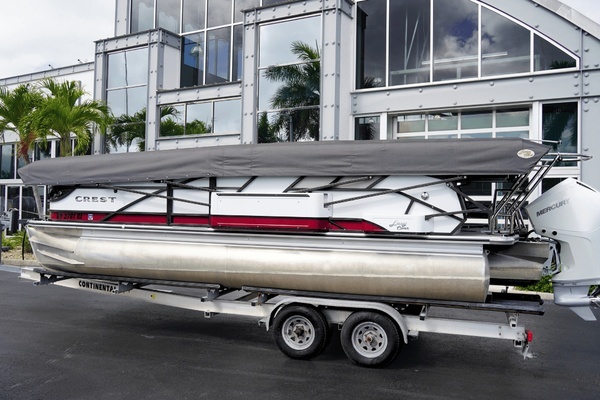 Photo of the 2023 Crest 230 Caribbean LX