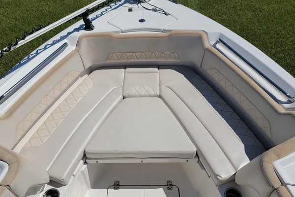 Photo of the 2021 Blue Wave 2800 Makaira