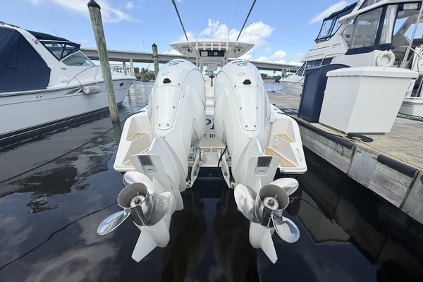Jupiter 38 - PLAYPEN - Twin Yamaha Engines
