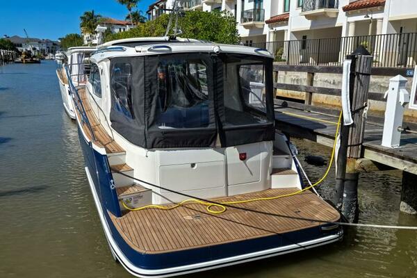 33ft Marex Yacht For Sale
