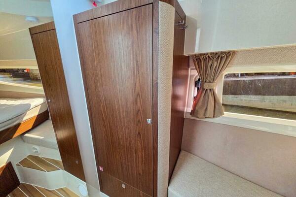 33ft Marex Yacht For Sale