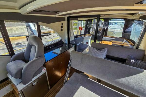 33ft Marex Yacht For Sale