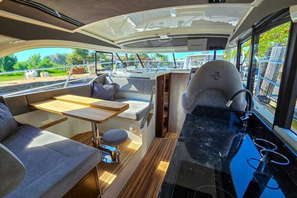 33ft Marex Yacht For Sale