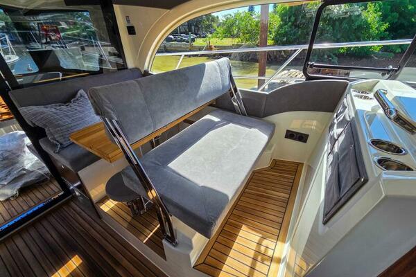 33ft Marex Yacht For Sale
