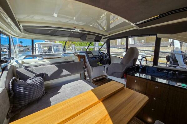 33ft Marex Yacht For Sale
