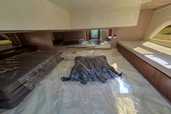33ft Marex Yacht For Sale