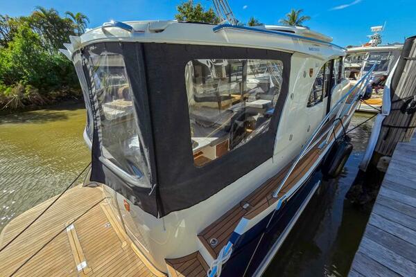33ft Marex Yacht For Sale