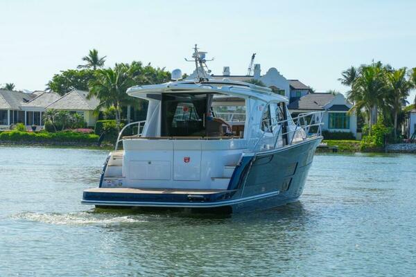 33ft Marex Yacht For Sale