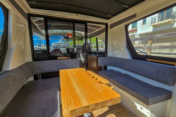 33ft Marex Yacht For Sale