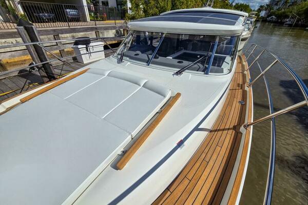 33ft Marex Yacht For Sale