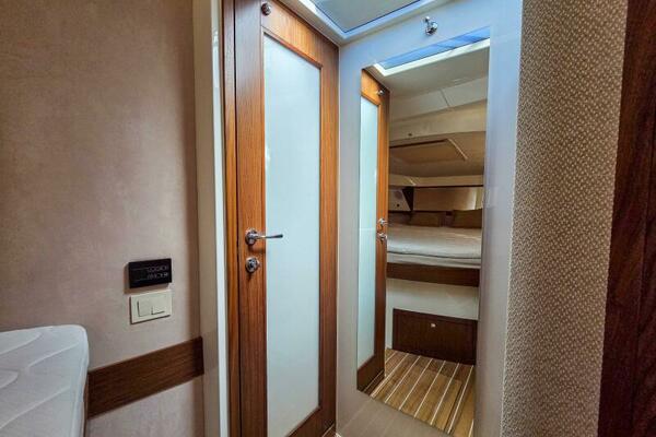 33ft Marex Yacht For Sale