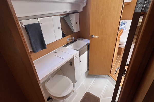 Rascal 41ft Jeanneau Yacht For Sale