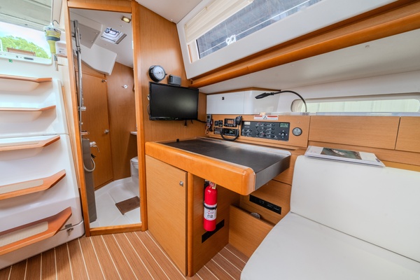 Rascal 41ft Jeanneau Yacht For Sale
