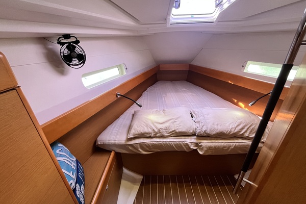 Rascal 41ft Jeanneau Yacht For Sale