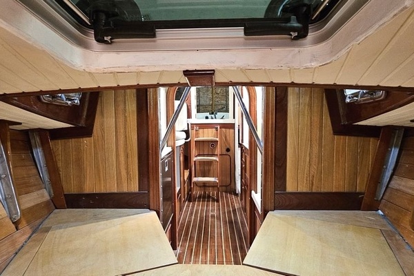 Black Magic 32ft Eastsail Yacht For Sale