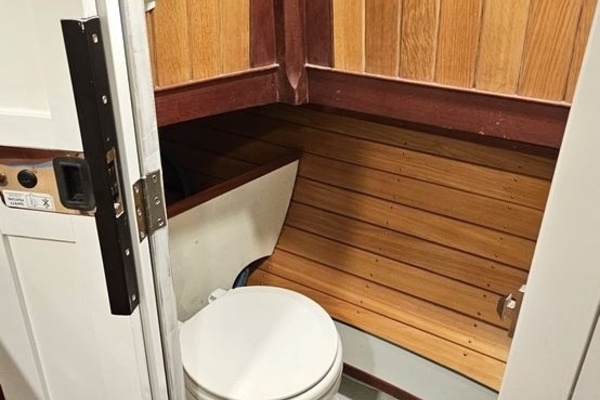 Black Magic 32ft Eastsail Yacht For Sale