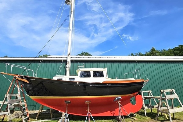 Black Magic 32ft Eastsail Yacht For Sale