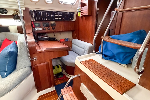 KUZON 43ft Hunter Yacht For Sale